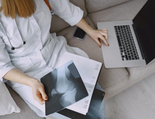 ¿Cómo se tratan los tumores óseos benignos y cuándo requieren cirugía?